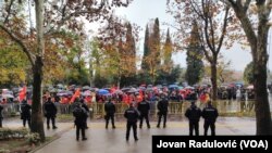 Protest ispred Skupštine Crne Gore (Foto: VOA, Jovo Radulović)