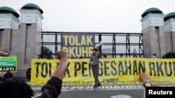 Protest protiv izmena krivičnog zakona ispred parlamenta u Džakarti, 5. decembar 2022.