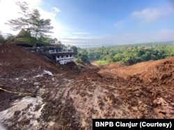Gempa Cianjur menyebabkan kerugian berupa kerusakan 35.601 unit rumah yang terdiri atas 7.817 rumah rusak berat, 10.589 rusak sedang dan rusak ringan sebanyak 17.795 unit. (Foto: Courtesy/BNPB Cianjur)