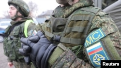 Российские военные сил ОДКБ в Казахстане