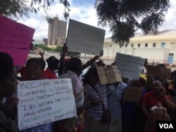 Abanye abantu abatshengisele eBulawayo City Hall ngoMvulo/