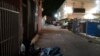Dos drogadictos duermen en un callejón de Los Ángeles, California. el 21 de septiembre de 2022.