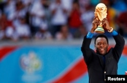 SOCCER-PELE/