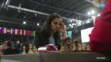 “İranlı Satranç Oyuncusu Başörtüsüz Yarışmaya Devam Ediyor”

