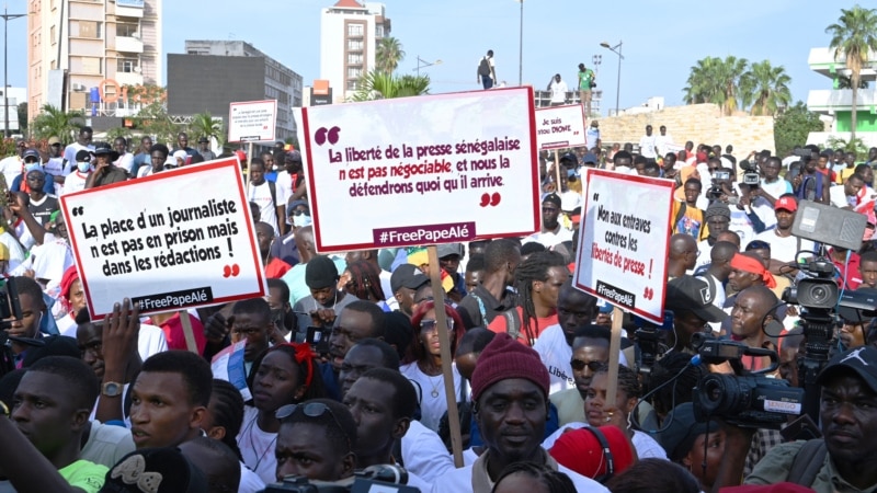 Un juge sénégalais ordonne la remise en liberté du journaliste Pape Alé Niang