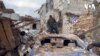 Люди повертаються у зруйноване село Посад-Покровське. Відео