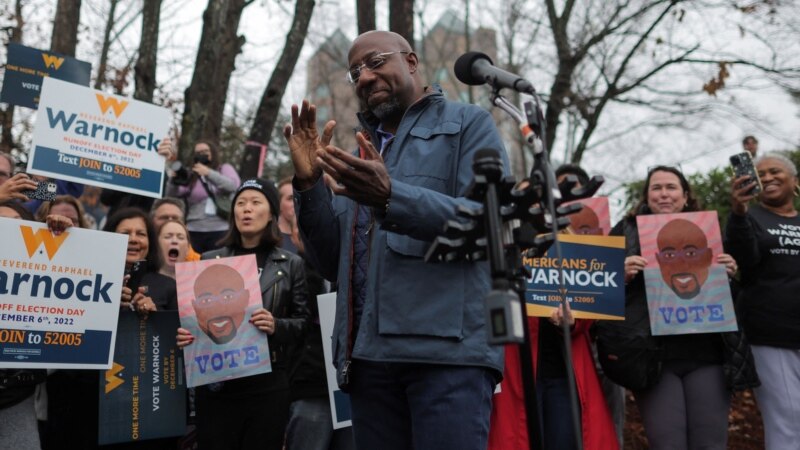 Le sénateur démocrate Raphael Warnock réélu au second tour en Géorgie