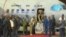 CAPTURE D'ÉCRAN - Les 46 soldats ivoiriens condamnés puis graciés au Mali ont été accueillis par le président Alassane Ouattara à l'aéroport d'Abidjan, en Côte d'Ivoire, le 7 janvier 2023.