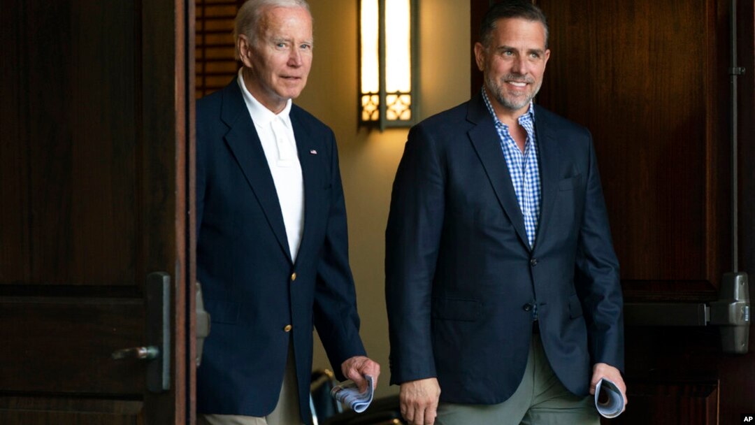 Tổng thống Joe Biden và con trai Hunter Biden