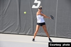 Lea Kosanović dobila je sportsku stipendiju da bi se pridružila teniskom timu Univerziteta Tauson