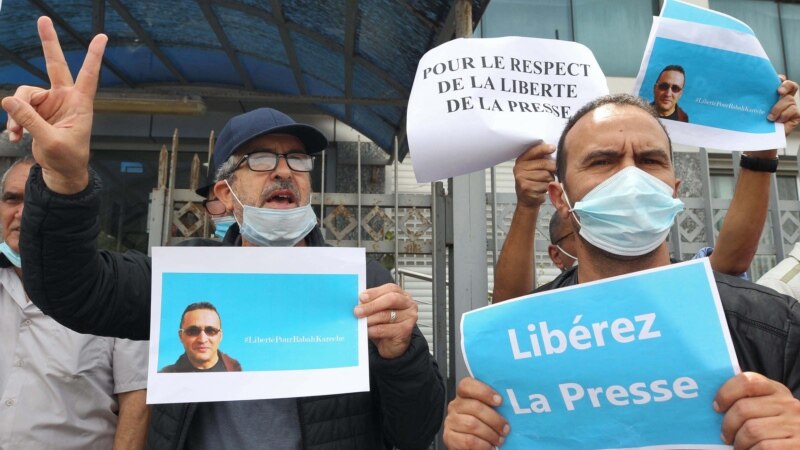 Six mois de prison pour un patron de presse algérien