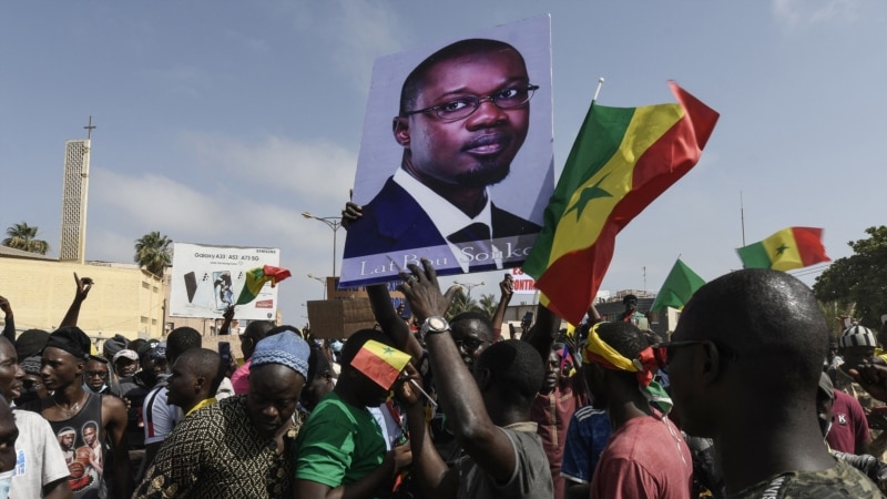 L'opposant sénégalais Ousmane Sonko officialise sa candidature à la présidentielle