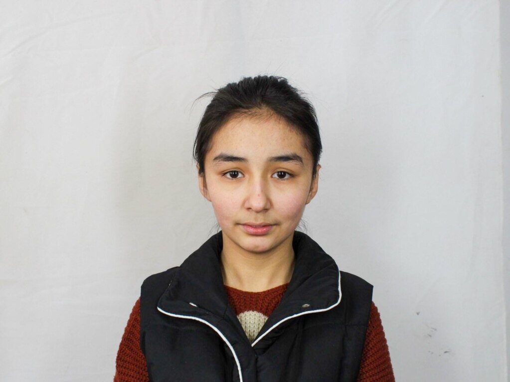 最新泄漏的“新疆警察文件”中，最年轻的拉希尔·奥马尔（Rahile Omer）被拘留时只有15岁。（照片来源：xinjiangpolicefiles.org）(photo:VOA)