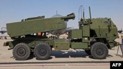 Американська установка M142 HIMARS на авіаційній виставці в Дубаї, 2021 рік