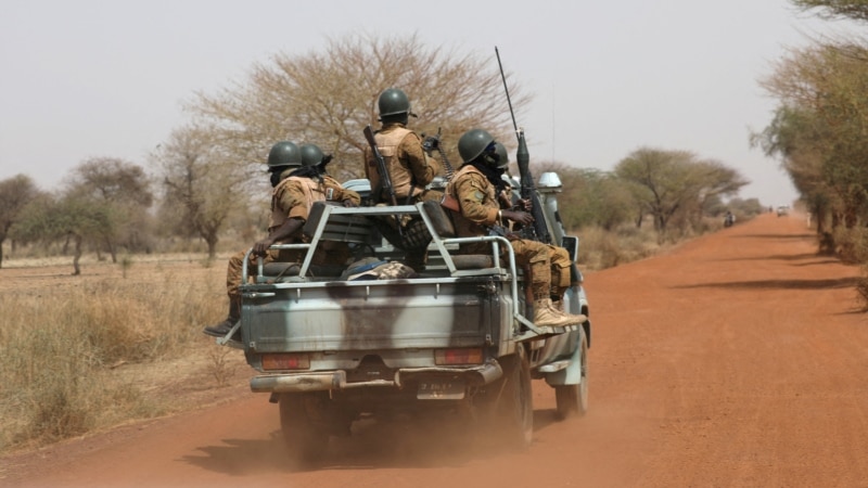 Au Burkina Faso, 33 civils tués dans une attaque attribuée aux jihadistes