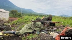 Abasirikare ba FARDC ku birindiro vyabo inyuma y'iyindi mirwano yadutse hafi y'urubibe n'u Rwanda, hanze ya Goma mu ntara ya Kivu y'uburaruko, kw'itariki ya 28/05/2022. 