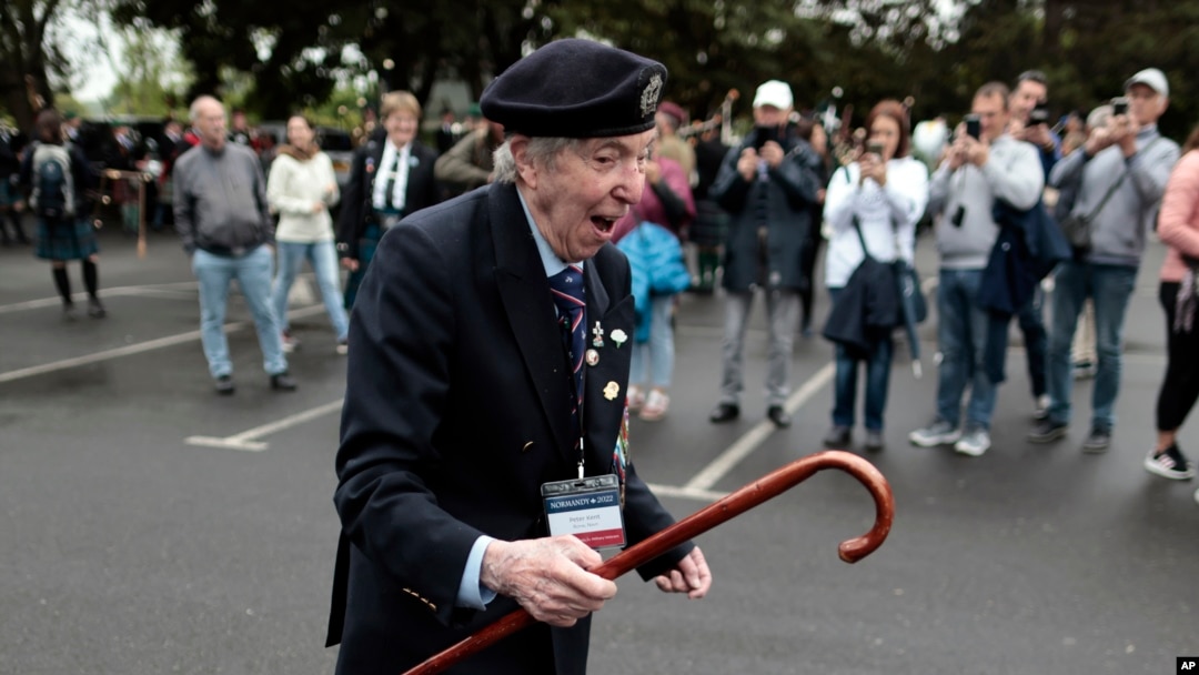 Crowds Honor WWII Veterans at Normandy D-Day Celebrations