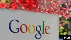 Logo Google terlihat di markas perusahaan tersebut di Mountain View, California, pada 10 November, 2010. (Foto: AP/Paul Sakuma)