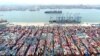 山东青岛港的货柜码头鸟瞰。（2022年5月9日）