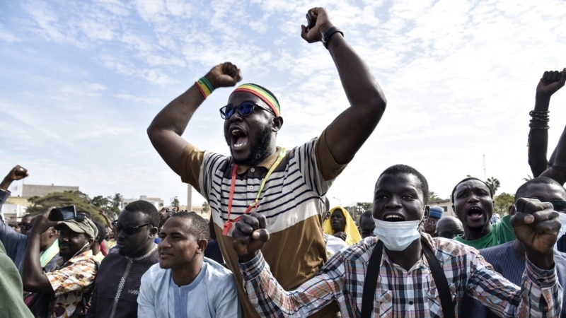 Manifestation à Dakar pour la libération d'un journaliste en grève de la faim