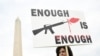 Seorang perempuan ikut serta dalam aksi protes untuk menuntut pengendalian senjata api di Washington DC, 11 June 2022 (foto: ilustrasi). 