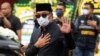 Gubernur Jawa Barat Ridwan Kamil saat tiba di Tanah Air bersama dengan jenazah putranya Eril. (Foto: VOA/Indra Yoga)