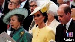 Anne, la princesa Roayl, Catherine, la duquesa de Cambridge y el príncipe William de Gran Bretaña asisten al Servicio Nacional de Acción de Gracias celebrado en la Catedral de San Pablo, durante las celebraciones del Jubileo de Platino de la Reina Isabel de Gran Bretaña, en Londres, Gran Bretaña, el 3 de junio de 2022. Victoria Jones/Pool vía REUTERS