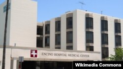 Encino Hospital Medical Center di San Fernando Valley, California, lokasi terjadinya penikaman hari Jumat (3/6) (foto: Wikipedia)