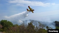 Nje avion grek në ndihmë të forcave shqiptare për shuarjen e zjrreve në Sazan