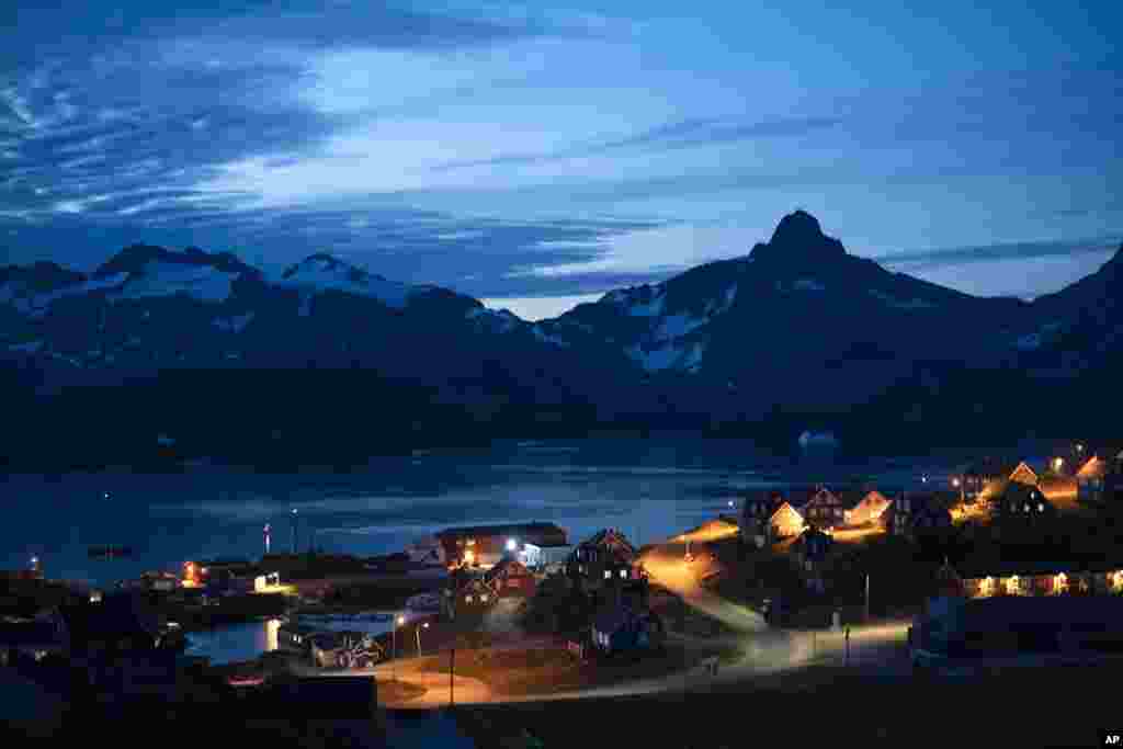 گرین لینڈ ڈنمارک کا خود مختار جزیرہ ہے جو قدرتی معدنیات سے مالا مال ہے۔ بحر منجمد شمالی میں جیسے جیسے برف کی تہیں پگل رہی ہیں اس خطے کی اہمیت بھی بڑھتی جا رہی ہے۔ 