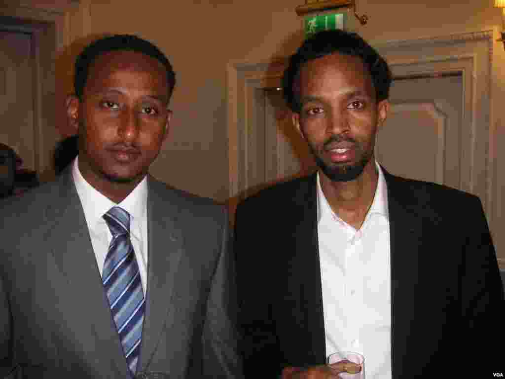 Dadwaynaha ka soo qeyb galay barnaamijka VOA ee London