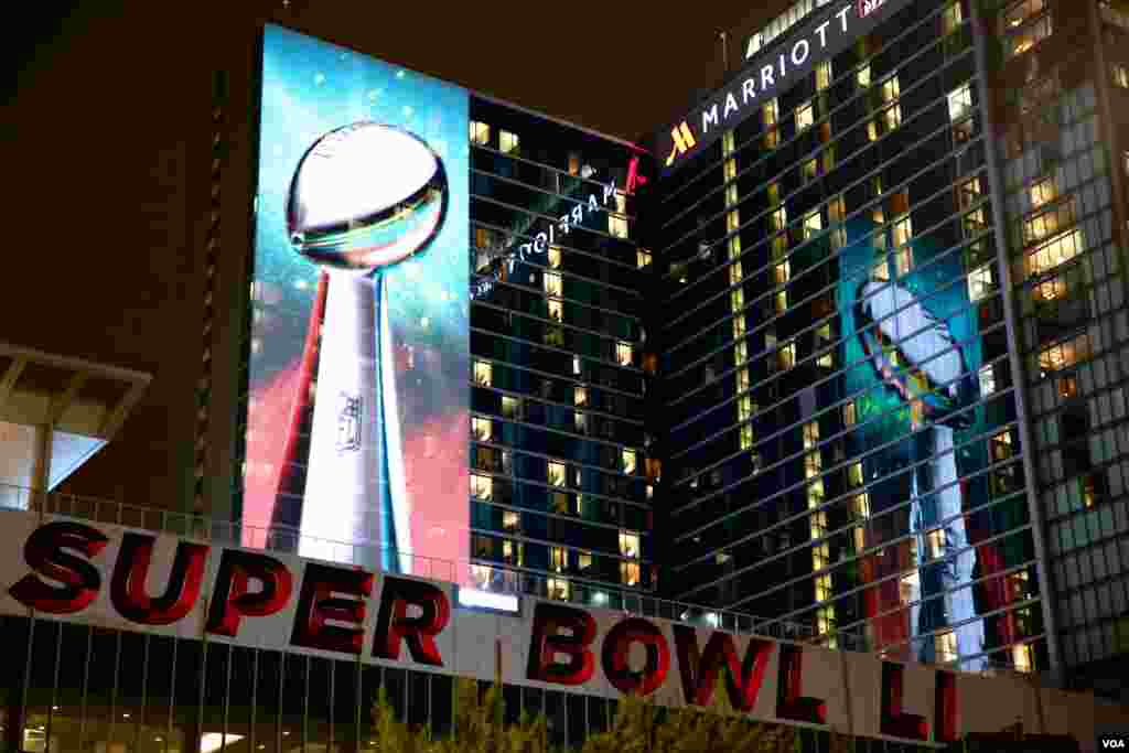 Houston, Texas will be the host of Super Bowl LI, the 51st NFL championship game, on Sunday, February 5th. (B. Allen/VOA)