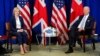 ARHIVA - Premijerka Velike Britanije Liz Tras i predsednik SAD Džo Bajden na bilateralnm stanku, tokom 77. zasedanja Generalne skupštine Ujedinjenih nacija, u sedištu UN, u Njujorku, 21. septembra 2022.