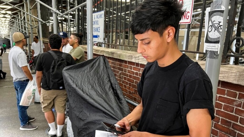 As Shelters Fill, New York City Weighs Tents to House Migrants 