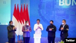Presiden Joko Widodo (tengah) membuka acara BUMN Startup Day di Jakarta pada 26 September 2022. (Foto: Twitter/@erickthohir)