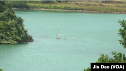 所羅門群島瓜達爾卡納爾省金嶺金礦的尾礦壩。（美國之音久島拍攝）