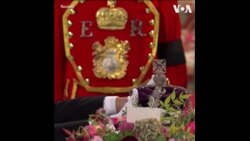 王冠从灵柩移走 象征女王统治结束 