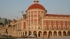 Angola negoceia financiamento para pagar dívidas