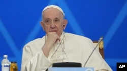 "Давайте єднатися з цим народом, таким благородним і таким мученицьким”, - сказав Папа Франциск. 