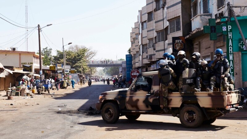 Deux membres de l'ambassade de France au Mali interpellés puis relâchés
