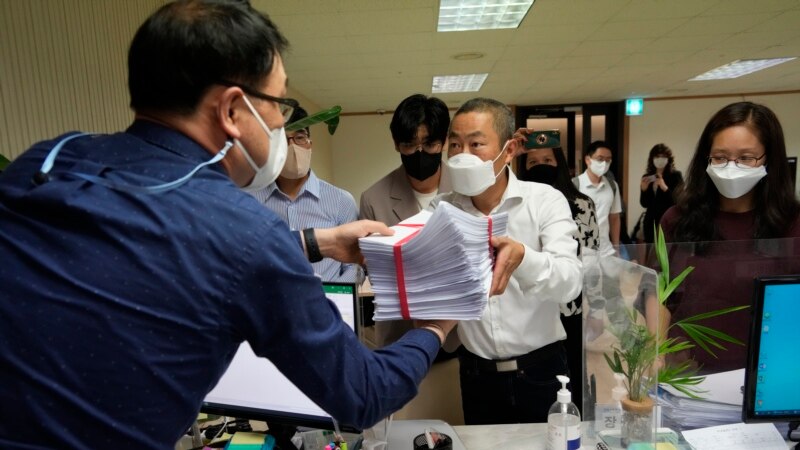 South Koreans Adopted Internationally Demand Investigation into Their Adoptions