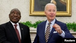 Президент ЮАР Сирил Рамафоса и Джо Байден в Овальном кабинете Белого дома, 16 сентября 2022 года
