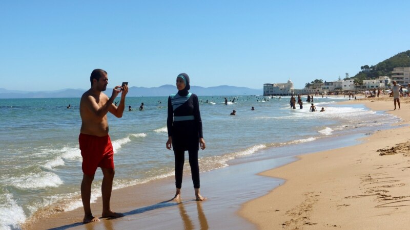 Hotel Visitors in Tunisia Surprised at Burkini Bans