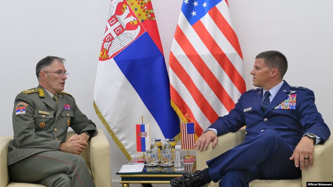 Komandant Komande za specijalne operacije Evropske komande Oružanih snaga Sjedinjenih Američkih Država general-major Stiven Edvards sastao se sa načelnikom Generalštaba Vojske Srbije generalom Milanom Mojsilovićem, u Beogradu, 16. septembra 2022. (Foto: Sajt Ministarstva odbrane)