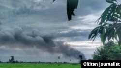 စစ်ကိုင်းတိုင်း တန့်ဆည်၊ ခင်ဦး၊ ပခုက္ကူ၊ ရေဦး မြို့တွေမှာ စစ်တပ်က ကျေးရွာ ၈ ရွာကို မီးရှို့ဖျက်ဆီးနေ။ (Photo: Citizen Journalist )
