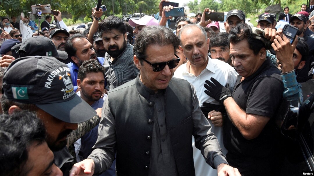 سابق وزیراعظم عمران خان اسلام آباد ہائی کورٹ میں پیش ہونے کے لیےآ رہے ہیں۔ فائل فوٹو