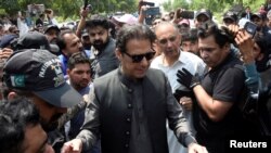 سابق وزیراعظم عمران خان اسلام آباد ہائی کورٹ میں پیش ہونے کے لیےآ رہے ہیں۔ فائل فوٹو