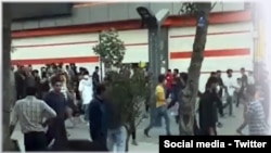 تصویر اقتباسی از ویدئو مربوط به تجمع مردمی در سنندج در اعتراض به مرگ مهسا امینی