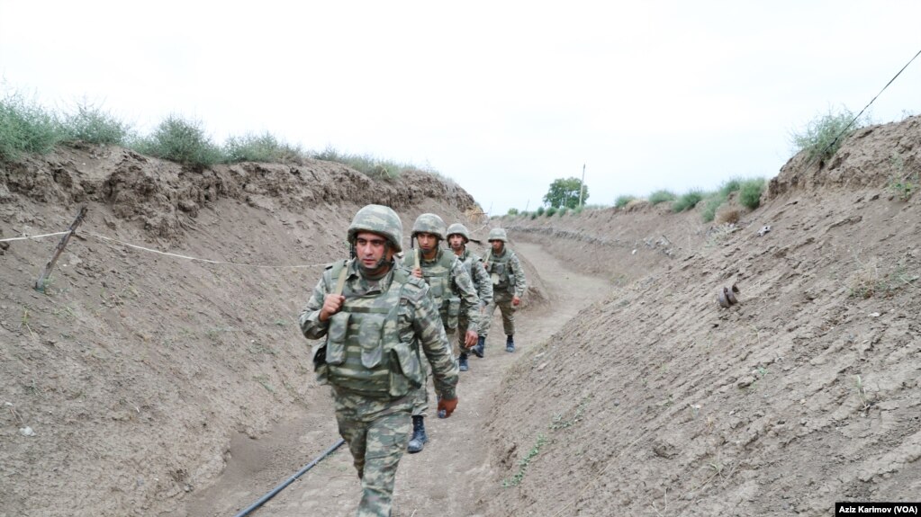 资料照片：卡拉巴赫地区的阿塞拜疆部队。(photo:VOA)