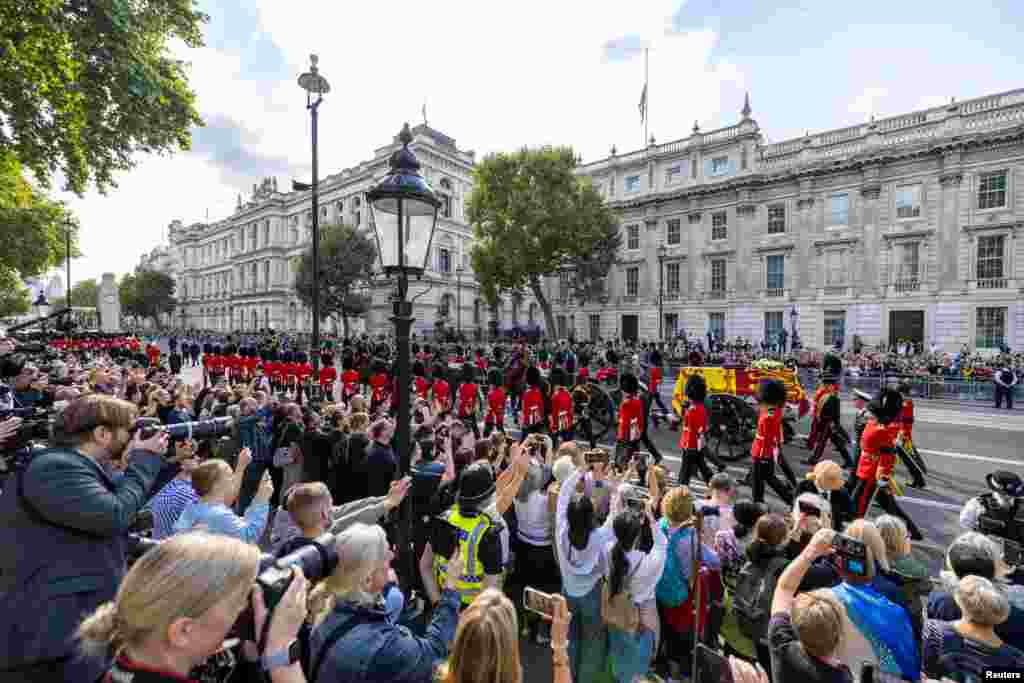 Tens of thousands lined London&#39;s streets to catch a glimpse of the coffin of Britain&#39;s Queen Elizabeth II in London, Sept. 14, 2022.